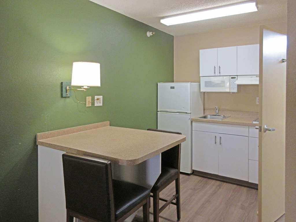Suburban Studios Raleigh - Crabtree Valley Ruang foto