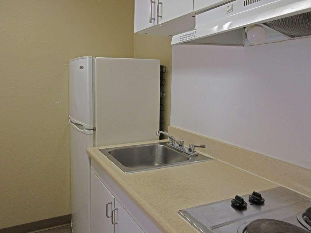 Suburban Studios Raleigh - Crabtree Valley Ruang foto